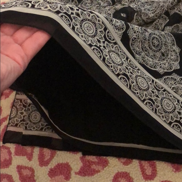 White House black market silk skirt - Picture 5 of 5